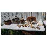 Baskets rocks shells