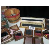 MIRRORS OF VARIOUS SIZES AND BASKETS