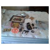 WALL ART:UNIDEN DEVICE