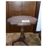 ACCENT TABLE 23"T