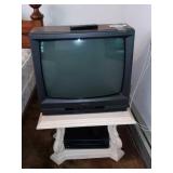 SANYO TV:END TABLE:VHS PLAYER WITH REMOTE