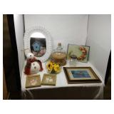 PAINTED WICKER WALL MIRROR:DECORATIONS