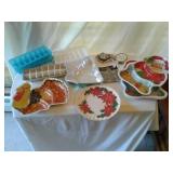 HOLIDAY TRAYS:ICE CUBE TRAYS