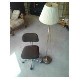 OFFICE CHAIR:FLOOR LAMP