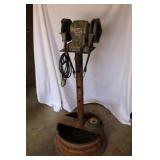 B & D 6" GRINDER ON STAND