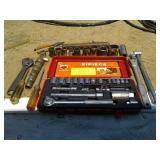 SOCKET SET:WRENCHES