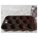 Cast iron muffin pan