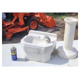 Porcelain Water fountain wall mount & pedestal