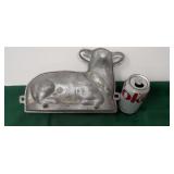 Vintage Castle aluminum lamb mold