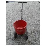 LAWN SPREADER