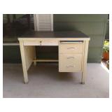 DESK WITH KEYS 40"L