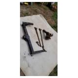 Adjustable trailer hitch with sway bars