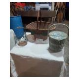 VINTAGE BASKETS