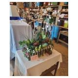 METAL RACK/SHELF W/FLOWERS