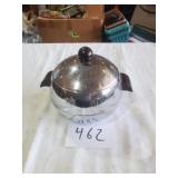 PENGUIN HOT OR COLD SERVER