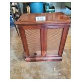 OLD MAGNAVOX RECORD PLAYER, PARTS OR