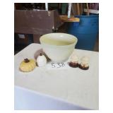 VINTAGE BOWL, S & P SHAKERS