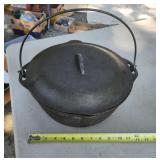#10 cast iron kettle with lid USA.