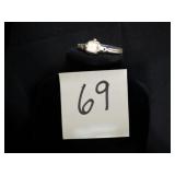 GOLD TONE WHITE CLOCK FACE WIND UP