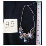 BLACK TEARDROP CLUSTER BIB NECKLACE 9"