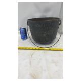 VINTAGE CAST IRON   KETTLE WITH HANDLE & 3 LEGS