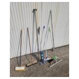 Sandrake brooms load lock