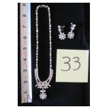 BEAUTIFUL MATCHING NECKLACE & SCREWBACK