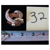 GOLD TONE BROOCH W/TOPAZ RHINESTONES