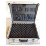 ALUMINUM TOOL CARRYING CASE
