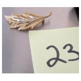 GOLD LEAF BROOCH MARKED JONETTE