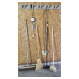 Shop broom, broom, mops, wind chimes