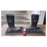 LaCrosse boots size 8 with rubber mats