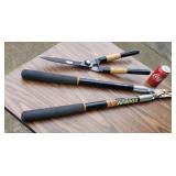 Loppers and hedge trimmers
