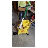 Commercial mop bucket