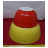2 Pyrex Nesting Bowls