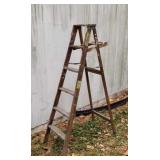 6 wood  step ladder