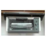 B&D UNDER COUNTER TOASTER OVEN