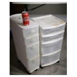 2 plastic storage containers