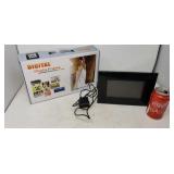 Digital photo frame