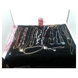 COSTUME JEWELRY NECKLACES