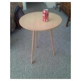 3 LEG TABLE