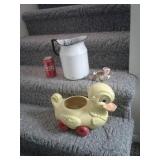 PLASTIC PULL DUCK:PORCELAIN PITCHER