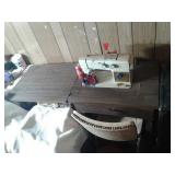 SIGNATURE SEWING MACHINE&CHAIR