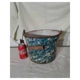 SWIRL GRANITEWARE BUCKET