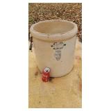 10 gallon crock holds water has small hairline