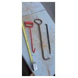 Hey hook concrete wire hook and pry bar