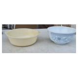 Fire King 8 3/4" mixing bowl  7 1/4" Pyrex mixing