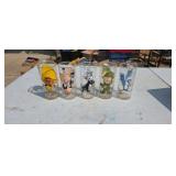 5 Warner Brothers collector glasses