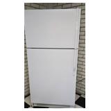 Refrigerator 32.5x29.5x66 works