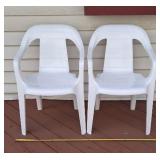 Set of 2 heavy-duty Rubbermaid plastic white